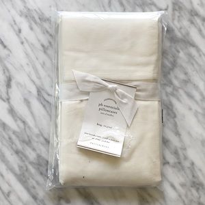 Pottery Barn- Essential pillowcases - king